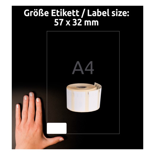 Kuvassa näkyy etikettirulla, jonka vieressä on käsi koon vertailemiseksi. Etiketit ovat kooltaan 57 x 32 mm ja ne esitetään A4-kokoisen paperitaustan vieressä. Teksti on saksaksi ja englanniksi.