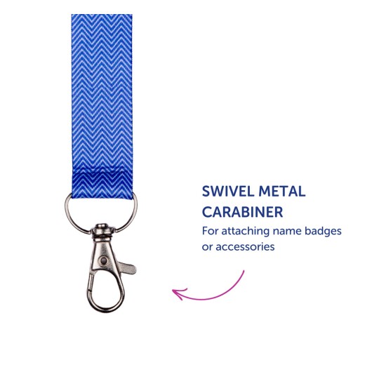 Kuva esittelee sinisen avainkaulanauhan, jossa on siksak-kuvio ja kääntyvä metallinen karabiinihaka, joka on tarkoitettu nimikylttien tai tarvikkeiden kiinnittämiseen.