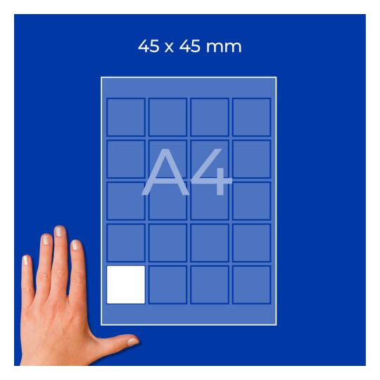 Käsi A4-arkin mallimallin vieressä, jossa on 45×45 mm ruudukko ja yksi valkoinen neliö?