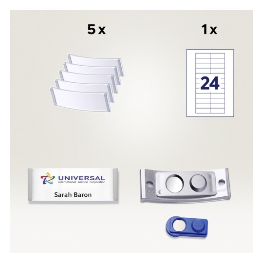 Kuvassa on 5 kirkasta nimikorttikoteloa, 1 nimikortti, jossa lukee nimi 'Sarah Baron' ja logo 'UNIVERSAL', pöytä numero '24', ja sininen nimikorttikotelon insertti.