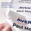 Kuva esittää korkealaatuisia asetaattisilkistä valmistettuja etikettejä, jotka on suunniteltu istumaan tiiviisti vaatteisiin. Niissä on Avery-brändin nimi ja Paul Meyerin nimi.