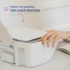 Kuva esittää kättä, joka on vuorovaikutuksessa tulostimen kanssa, ja korostaa laserprintereille erityisesti soveltuvaa tulostinyhteensopivuutta.