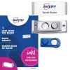 Pakkauskuva tarra-arkeilla: Avery Zweckform, tuote: POL35MA66-20DR, magneettiset nimikyltit, koko: 80 x 34 mm, tulostuskelpoisuus: väritulostin, mustavalkolasertulostin, mustesuihkutulostin, sisältö: 20 kylttiä / 80 vaihtokappaletta / 5 arkkia, 16 korttia/arkki.